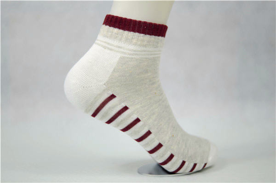 Выскальзывания полиэстера пота носки абсорбент устойчивые для пожилых изготовленных на заказ размера и цвета