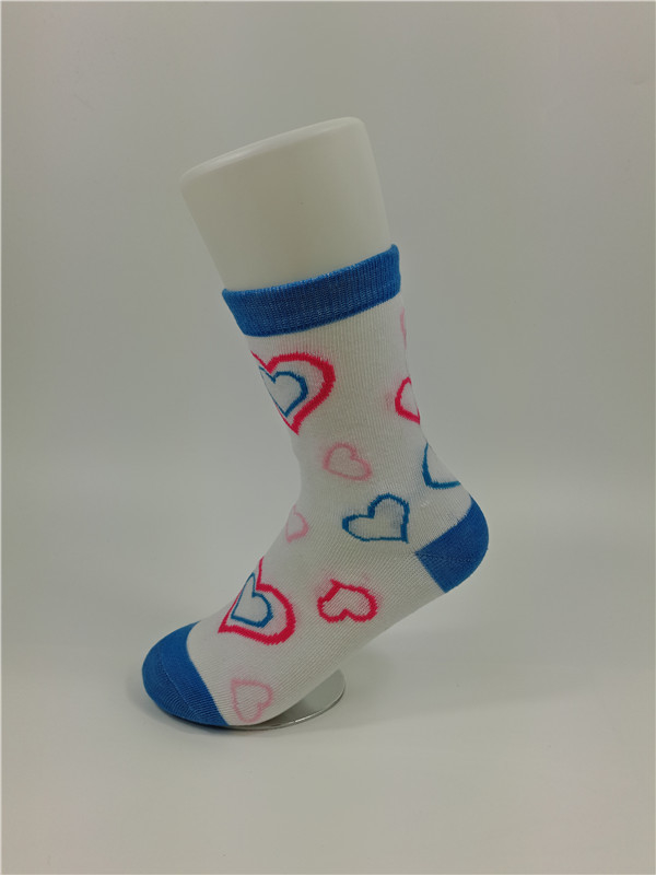 Связанные противобактериологические носки хлопка детей с другими цветами делают для того чтобы приказать